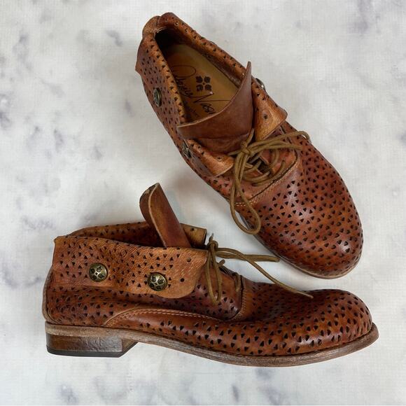 Patricia Nash Sabrina Cognac Perforated Leather Lace Up Ankle Booties Sz 7.5 - Picture 2 of 11
